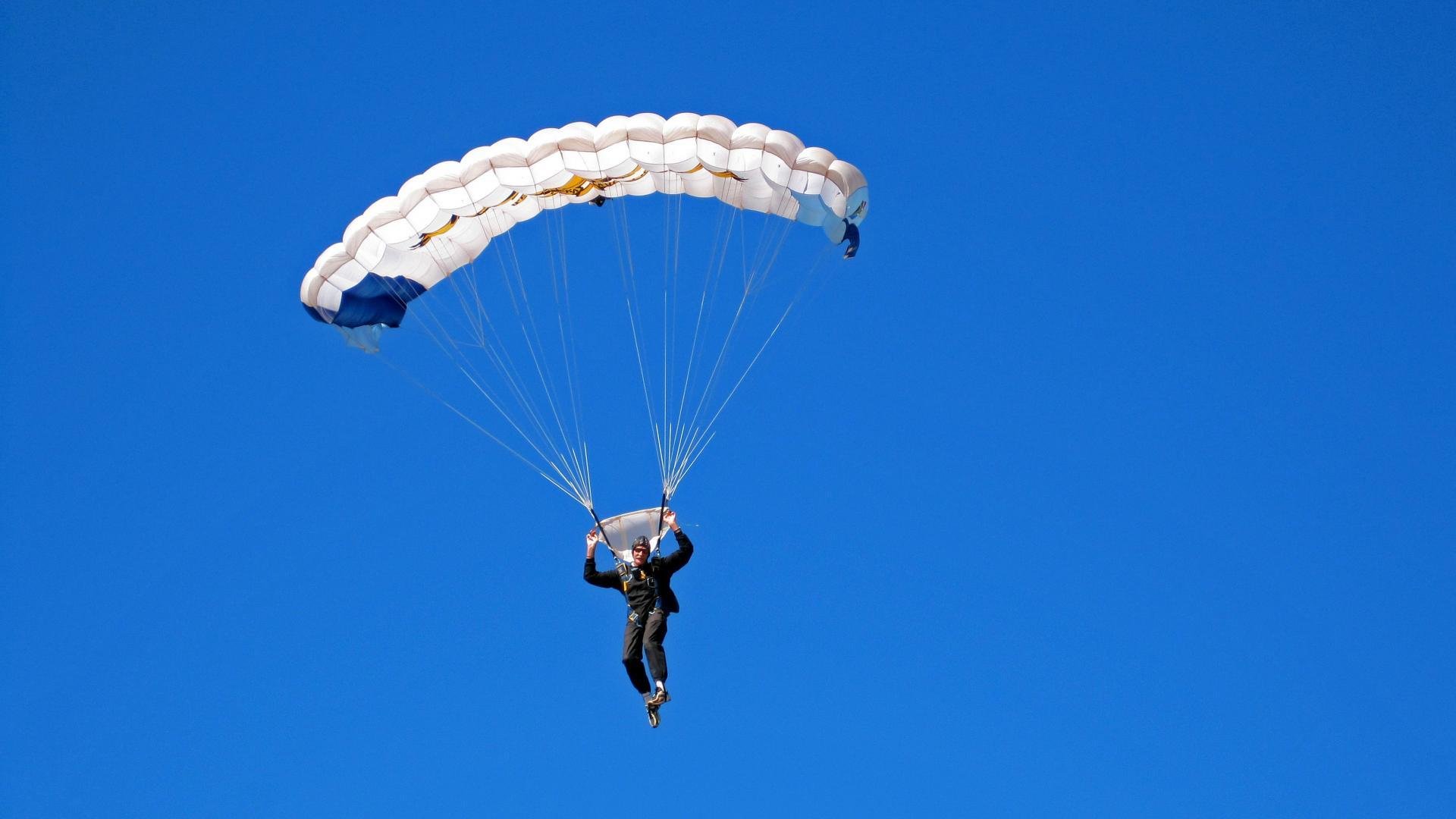 热气球飞行竞技，空中极限的梦幻体验，热气球飞行视频大全