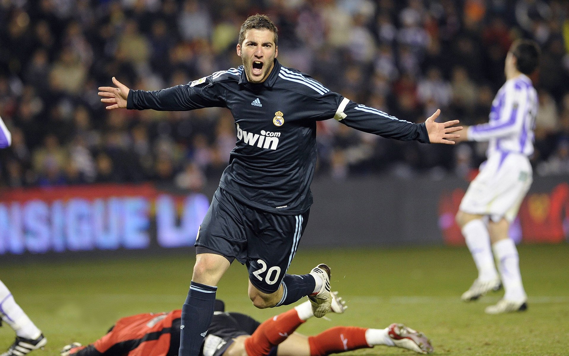 青训产业化步伐坚定，逐步建立完善的青少年发展生态体系，青训理念